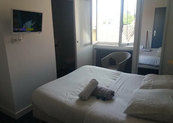 喀巴瑞特酒店 *